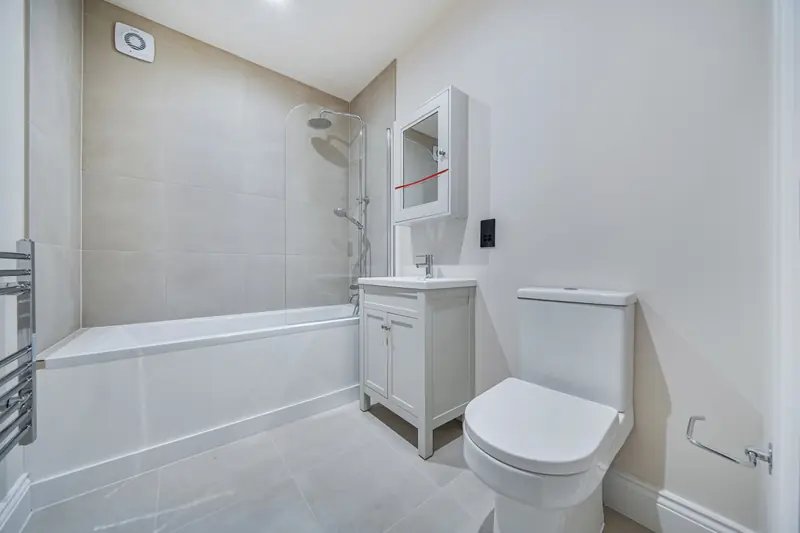 Family bathroom with porcelain tiling